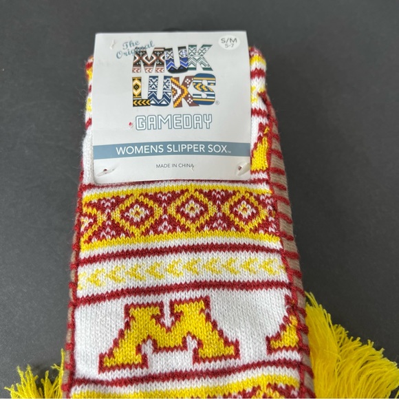 UNIVERSITY of MINNESOTA Muk Luks slipper socks Women’s S/M 5-7 GOPHERS New NWT - Picture 3 of 8